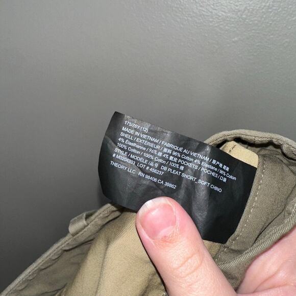 Theory High-Rise Pleated Chino Shorts Olive Green Women’s Size 12 - Picture 5 of 6